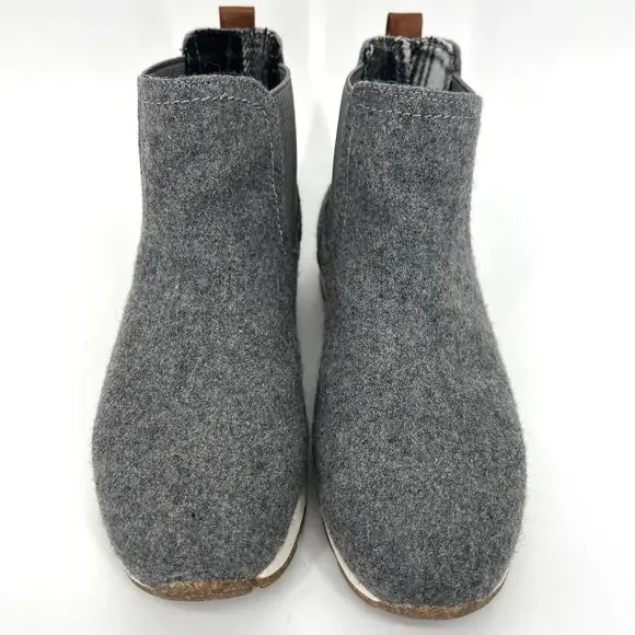 B.O.C. Born Womens Gray Wool Flat Slip On Booties Size 7.5 **READ** - Picture 2 of 8
